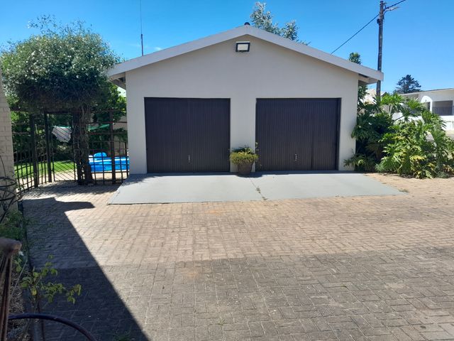 4 Bedroom Property for Sale in Albertinia Western Cape